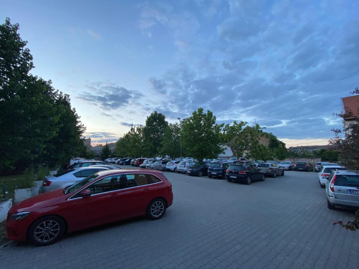 Strawberry Apartments City Center Novi Sad Exterior foto